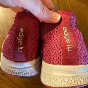 Size 10 adidas edge lux woman’s